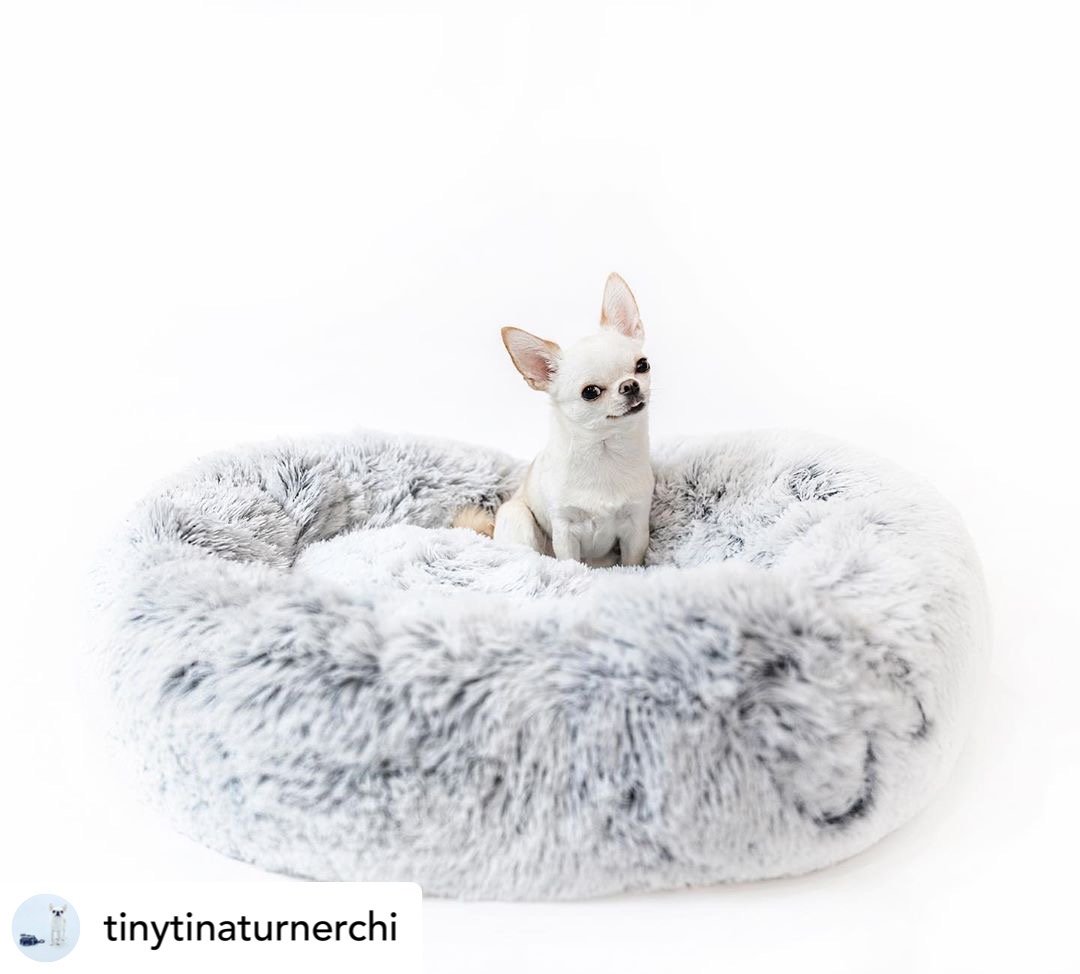 Mr. Peanut's 28-Inch OrthoPlush® Pet Bed – Snowflake White Two-Tone